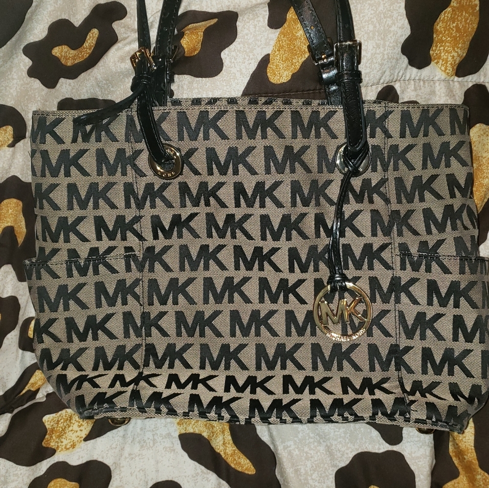Michael Kors Signature Tote
